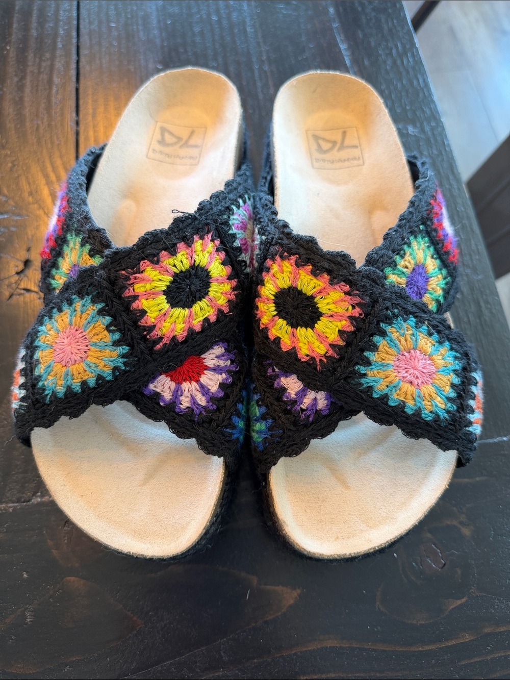 Quilted platform slip on sandals size 7
